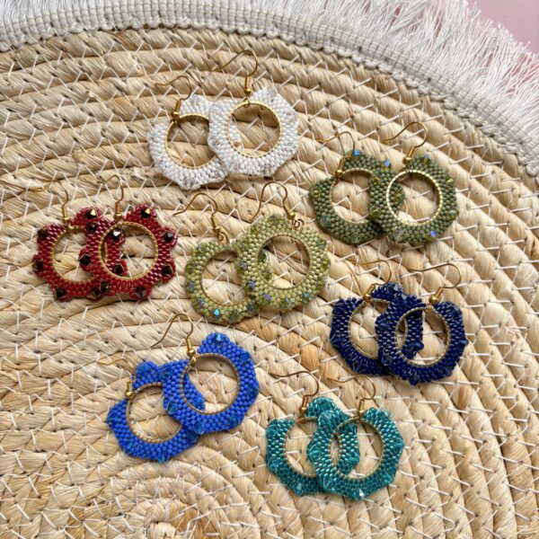 Boucles d'oreilles tissées en perles Miyuki avec cristaux Swarovski, plusieurs coloris, anneau doré