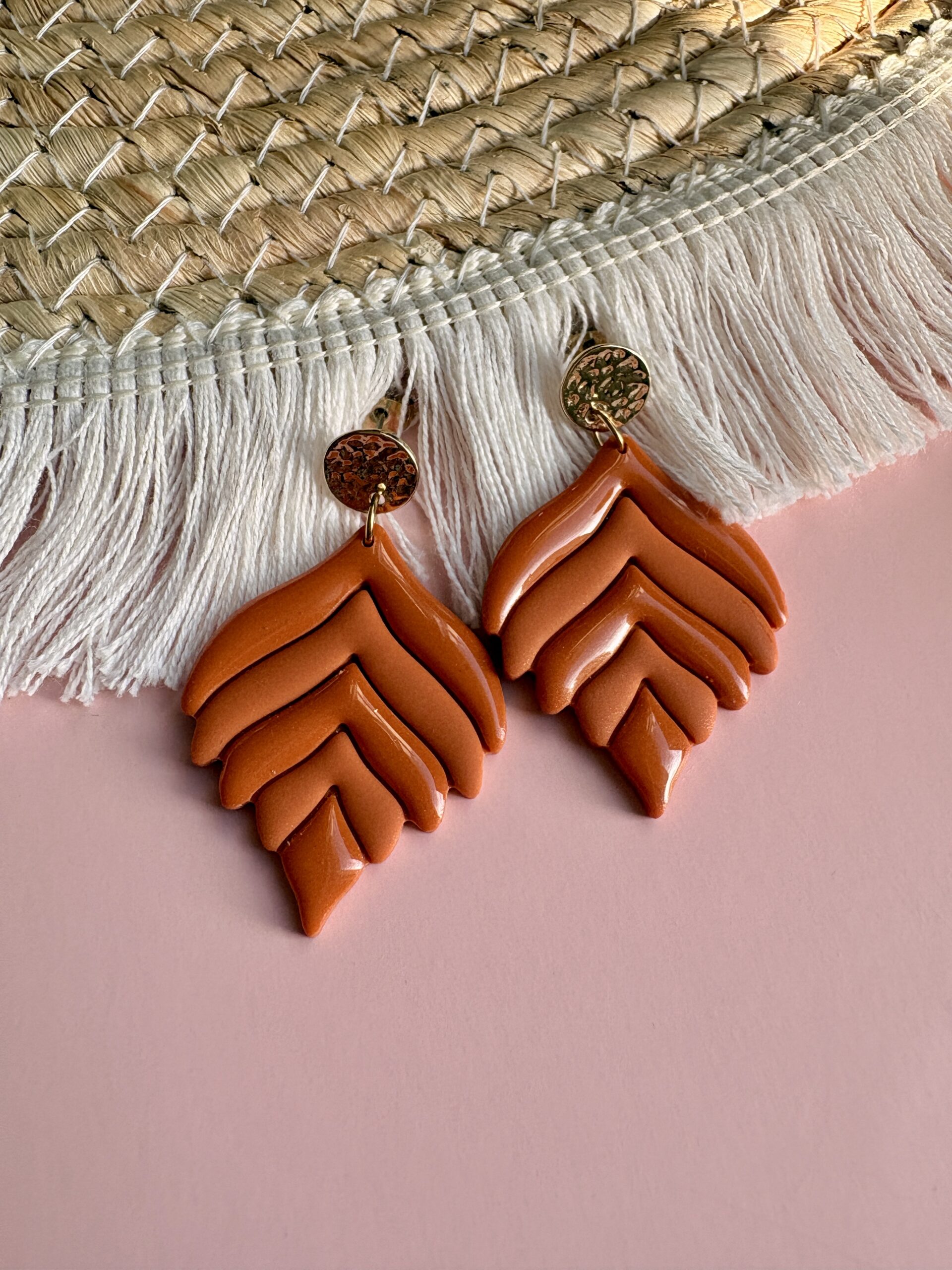 Bijou polymère terracotta fait main, finition mi-mate mi-brillante